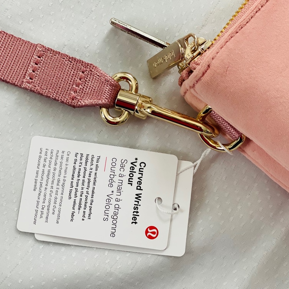 🎉🔥HOST PICK 🔥🎉2/$140❤️ Lululemon Curved Wristlet Velour❤️NWT❤️ - Picture 7 of 11